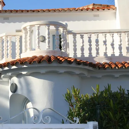 5 Nova Golf, Golf Y Playa Villa
